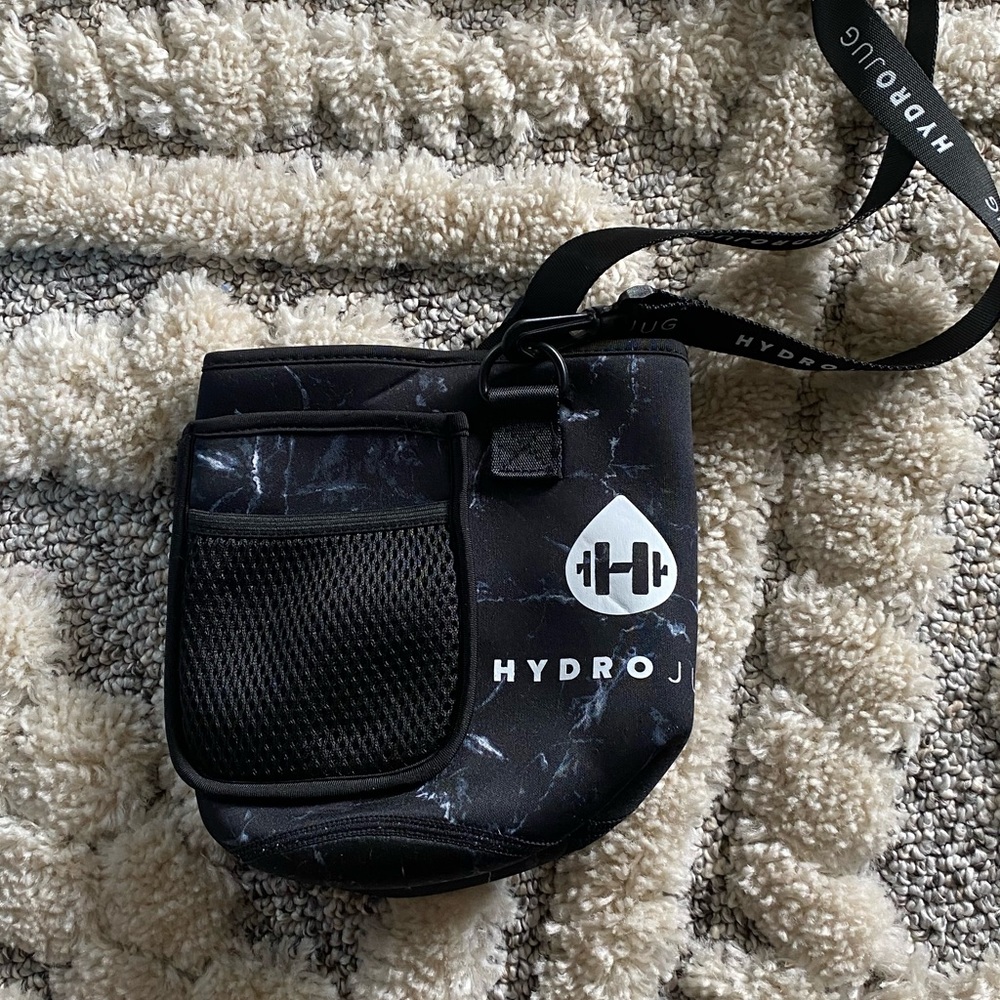 Hydrojug sleeve